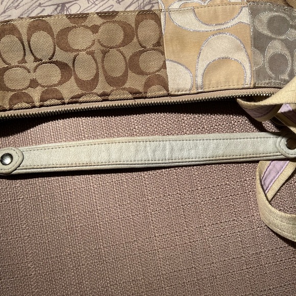 Coach Cross body /shoulder bag. - Picture 12 of 17